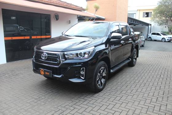 TOYOTA HILUX 2.8 SRX 4X4 CD 16V DIESEL 4P AUTOMÁTICO